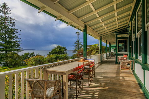 Karbeethong Lodge - Airlie Beach Holiday 1
