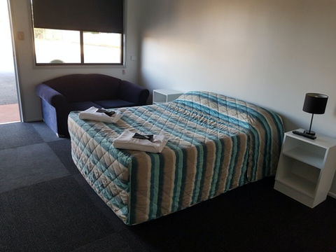Lamington Hotel Motel - Airlie Beach Holiday 2