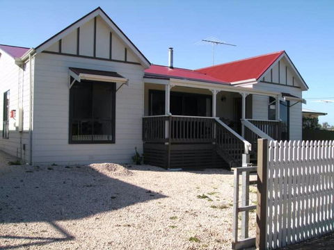 Marie's Cottage - Airlie Beach Holiday 0