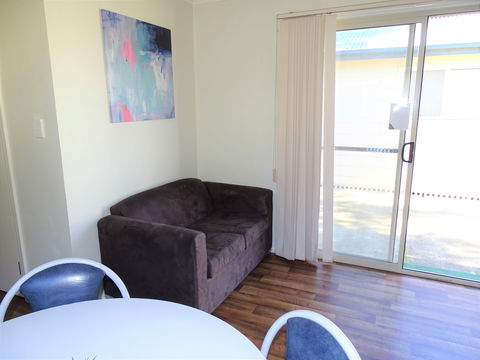 Moonta Bay Cabins - Cabin 3 - Airlie Beach Holiday 2