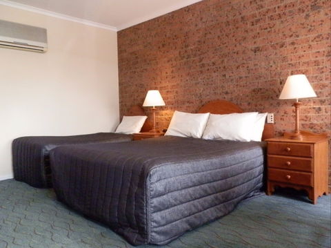 Swaggers Motor Inn - Airlie Beach Holiday 2