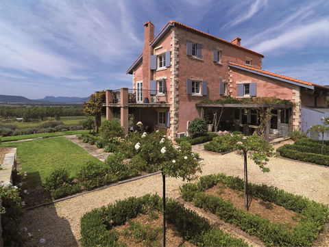 Talits Estate Vineyard - Airlie Beach Holiday 0