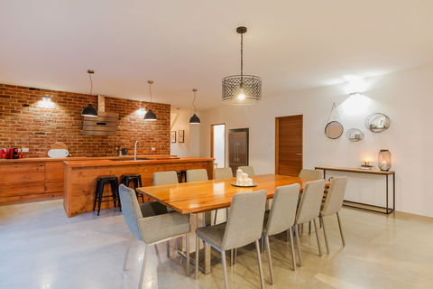 The Oak Nest Luxury Retreat - Airlie Beach Holiday 2
