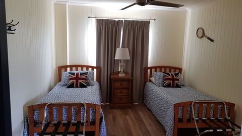 The Wattle Lodge - Airlie Beach Holiday 2
