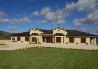 Ajs Mudgee Guesthouse - Airlie Beach Holiday
