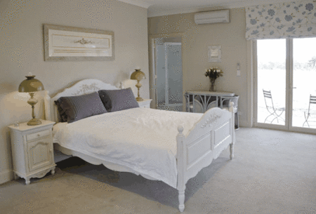 Myan Breezes Guesthouse - Airlie Beach Holiday