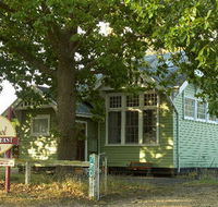 Old School Bed and Breakfast - Airlie Beach Holiday
