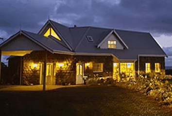 Loch Ard Bed and Breakfast - Airlie Beach Holiday