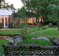 Farmers Arms Retreat - Airlie Beach Holiday