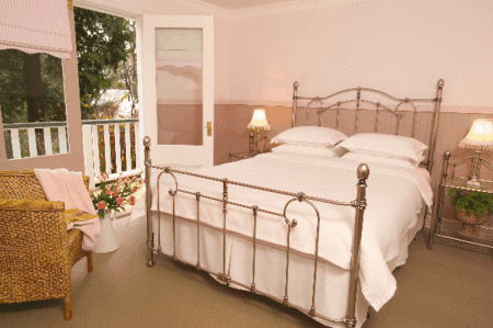 Clarendon Cottages - Airlie Beach Holiday