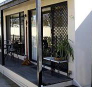 Courtside Cottage Bed and Breakfast - Airlie Beach Holiday