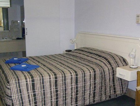 Golden Palms Motor Inn - Airlie Beach Holiday 2