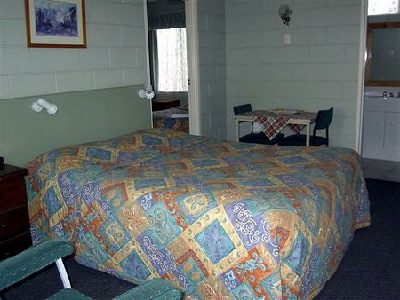 Daylesford Central Motor Inn - Airlie Beach Holiday 0
