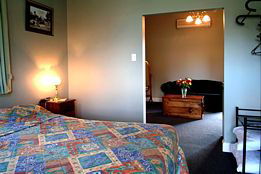 Daylesford Central Motor Inn - Airlie Beach Holiday 3