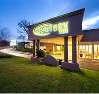 Century Inn Traralgon - Airlie Beach Holiday