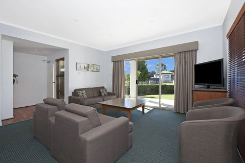 Comfort Inn & Suites Northgate Airport - Airlie Beach Holiday 2