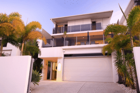Alex Beach House - Airlie Beach Holiday