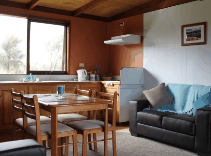 Flinders Island Cabin Park - Airlie Beach Holiday
