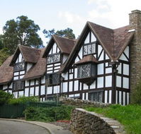 William Shakespeare's Bed  Breakfast - Airlie Beach Holiday