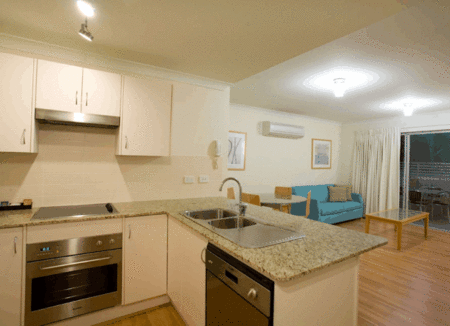 Shoal Bay Beachclub Apartments - Airlie Beach Holiday 3