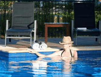 Next Springs Resorts Shoalhaven Sports Motel - Airlie Beach Holiday 2