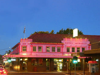 Monarch Motel Hotel - Airlie Beach Holiday