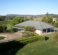 Tranquil Vale Vineyard - Airlie Beach Holiday