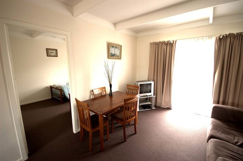 City Centre Apartments - Airlie Beach Holiday 1