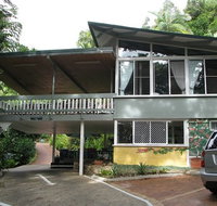 Tree Tops Lodge Cairns - Airlie Beach Holiday