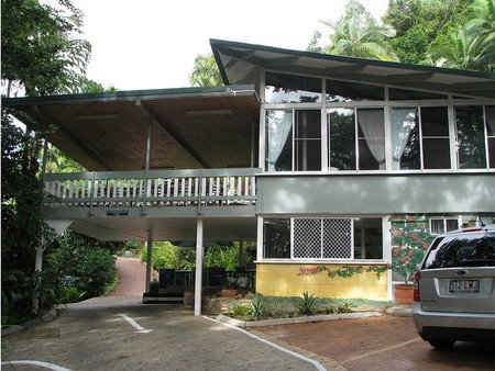 Tree Tops Lodge Cairns - Airlie Beach Holiday 0