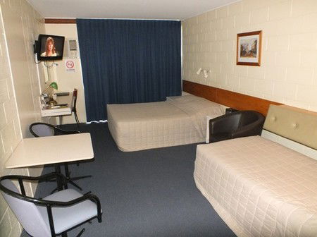 Central Motel - Airlie Beach Holiday 1