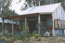 The Slab Hut Samford Art & Craft - Airlie Beach Holiday 1