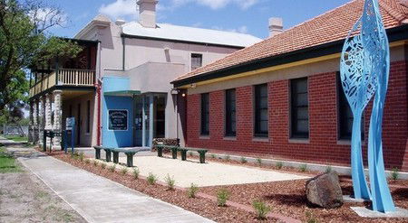 Hunt Club Community Arts Centre - Airlie Beach Holiday 0