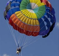 Parasail Australia - Airlie Beach Holiday