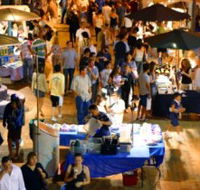 Surfers Paradise Beachfront Markets - Airlie Beach Holiday