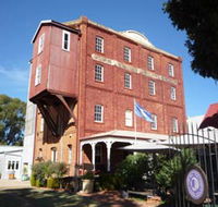 The York Mill - Airlie Beach Holiday