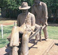 Russian Jack Memorial - Airlie Beach Holiday