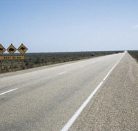 Eyre Highway - Airlie Beach Holiday