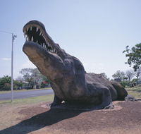 Crocodile Statue - Airlie Beach Holiday