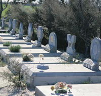 Corrigin Dog Cemetery - Airlie Beach Holiday