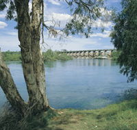 Diversion Dam - Airlie Beach Holiday