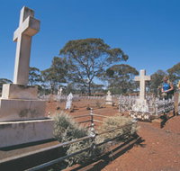 Old Pioneer Cemetery Coolgardie - Airlie Beach Holiday
