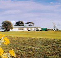 Lucindale Country Club - Airlie Beach Holiday