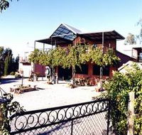 The Terrace Gallery at Patly Hill Farm - Airlie Beach Holiday