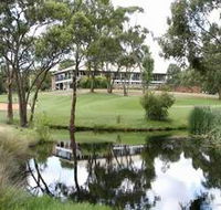 Flagstaff Hill Golf Club and Koppamurra Ridgway Restaurant - Airlie Beach Holiday