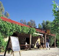 Bluey Blundstones Heritage Accommodation - Airlie Beach Holiday