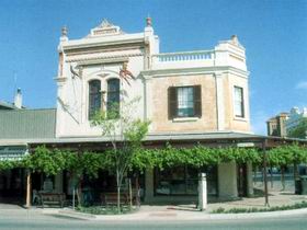 Kapunda Community Gallery Incorporated - Airlie Beach Holiday 0