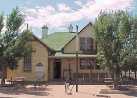 Heritage Highway Museum And Visitor Information Centre - Airlie Beach Holiday 0