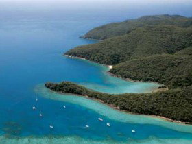 Luncheon Bay - Airlie Beach Holiday 0