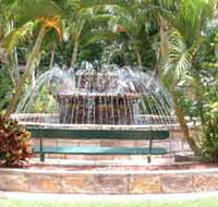Bauer and Wiles Memorial Fountain - Airlie Beach Holiday